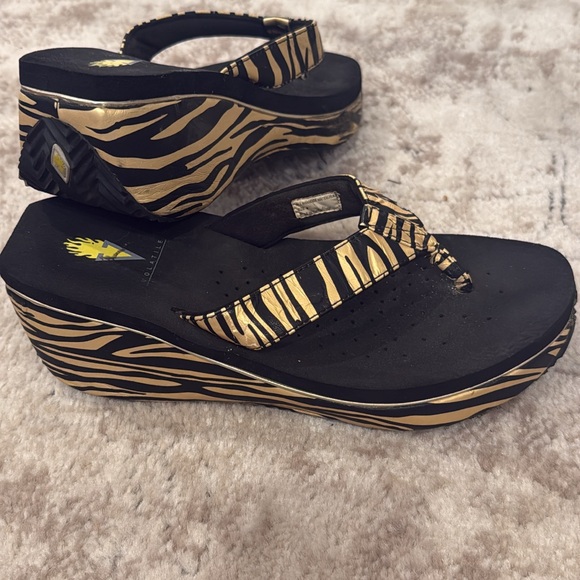 Volatile Tiger Print Wedge Sandals - Picture 1 of 1